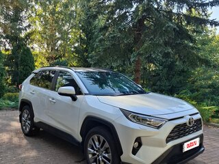 2021 Toyota RAV4 V (XA50), белый, 3700000 рублей, вид 4