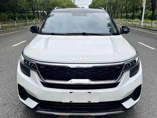 2022 Kia KX3, белый, 1645000 рублей, вид 2