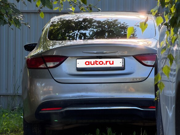 2014 Chrysler 200 II, серый, 1200000 рублей - вид 3