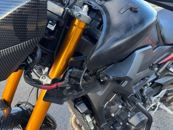 2020 Yamaha MT-09 Tracer (FJ-09), красный, 950000 рублей - вид 6