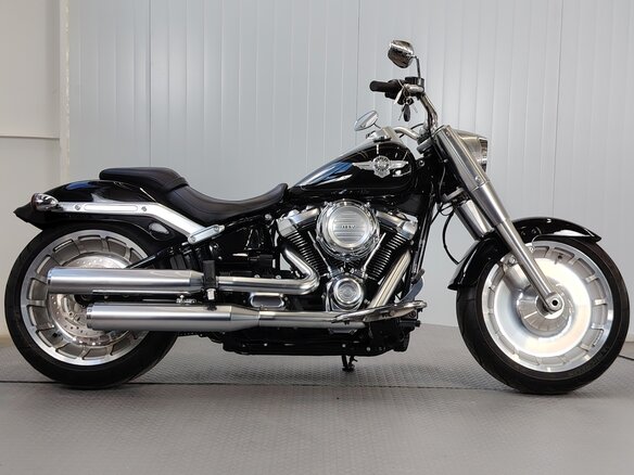 2017 Harley-Davidson Fat Boy, чёрный, 1719000 рублей