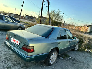 1994 Mercedes-Benz E-Класс 220 I (W124), голубой, 180000 рублей, вид 3
