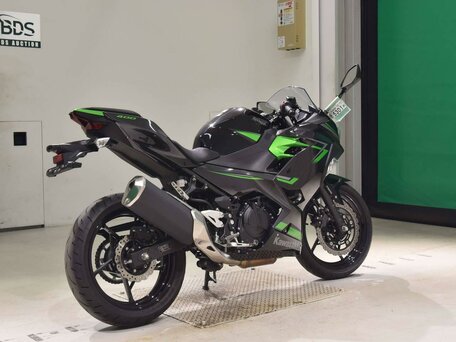 2024 Kawasaki Ninja 400, чёрный, 699000 рублей, вид 5