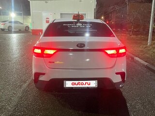 2018 Kia Rio IV, белый, 949000 рублей, вид 5
