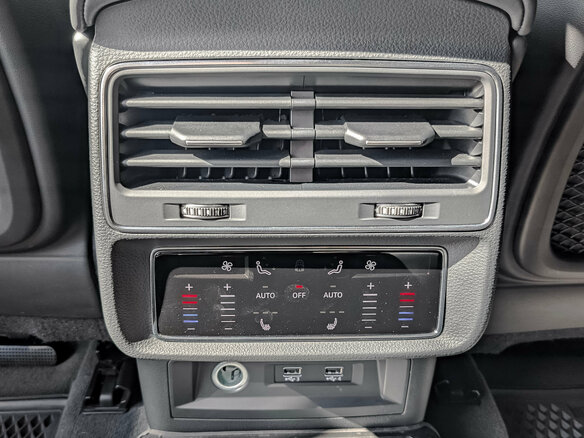 2018 Audi Q8 55 TFSI I (4M), оранжевый, 5150000 рублей - вид 27