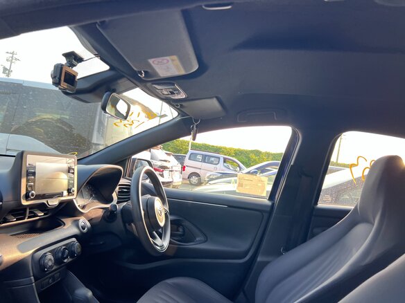 2022 Toyota Yaris IV, синий, 1390000 рублей - вид 7