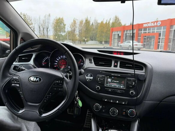 2014 Kia Ceed II, коричневый, 1200000 рублей - вид 12