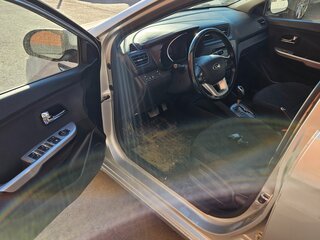 2014 Kia Rio 4-speed III, серебристый, 910000 рублей, вид 2