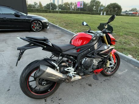 2018 BMW S 1000 R, красный, 1100000 рублей, вид 1