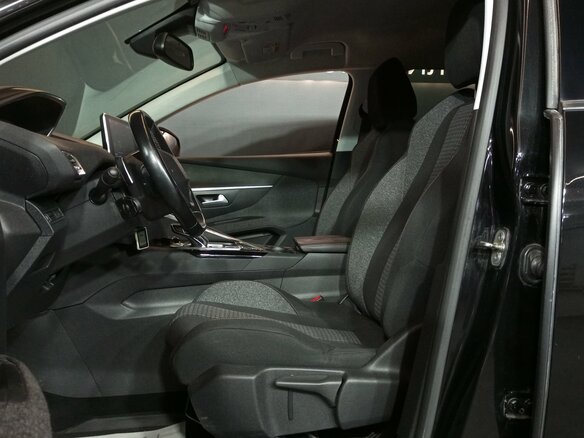 2018 Peugeot 3008 II, чёрный, 1650000 рублей - вид 6