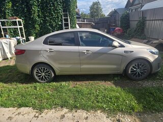 2013 Kia Rio III, бежевый, 850000 рублей, вид 2