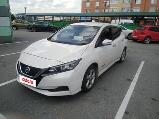 2017 Nissan Leaf II (ZE1), белый, 1750000 рублей, вид 2