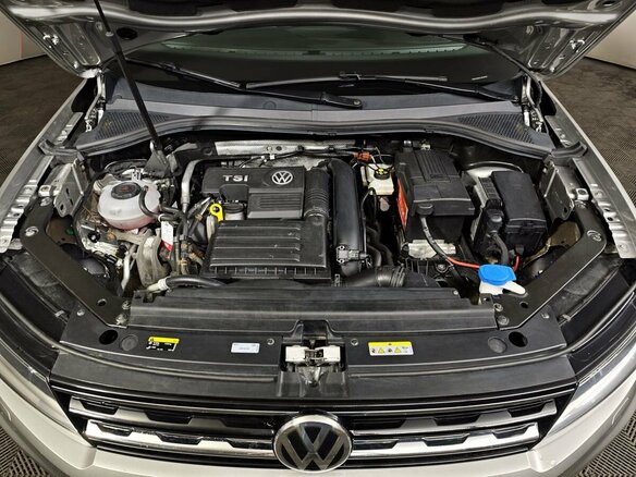 2020 Volkswagen Tiguan II, серебристый - вид 10