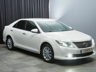 2014 Toyota Camry VII (XV50), белый, 1699000 рублей, вид 3