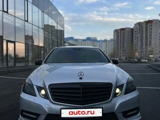 2011 Mercedes-Benz E-Класс 300 IV (W212, S212, C207), серебристый, 1700000 рублей, вид 2