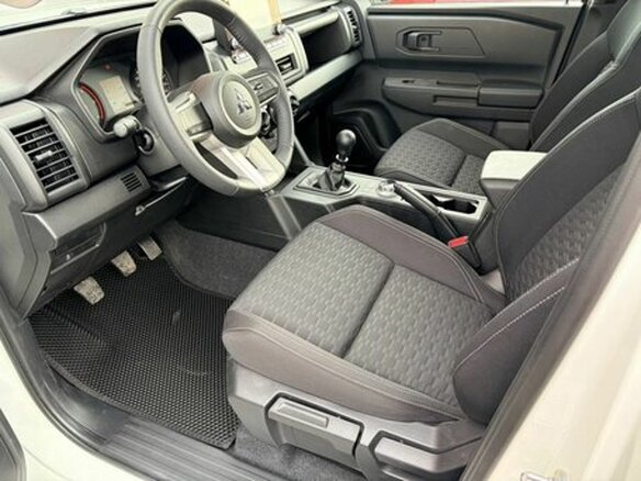 2025 Mitsubishi L200 VI, белый, 4850000 рублей - вид 9