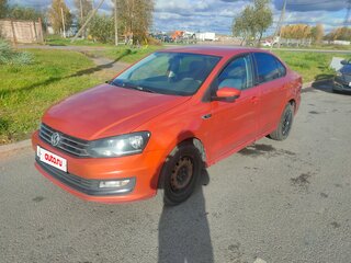 2016 Volkswagen Polo V Рестайлинг, оранжевый, 900000 рублей, вид 2