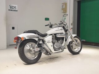 2005 Honda Magna, белый, 307000 рублей, вид 4