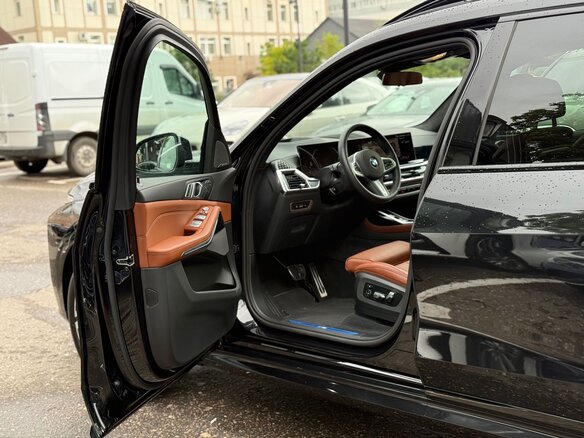 2026 BMW X7 40d I (G07) Рестайлинг, чёрный, 15189000 рублей - вид 3
