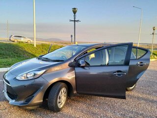 2018 Toyota Aqua I Рестайлинг 2, серый, 1050000 рублей, вид 4