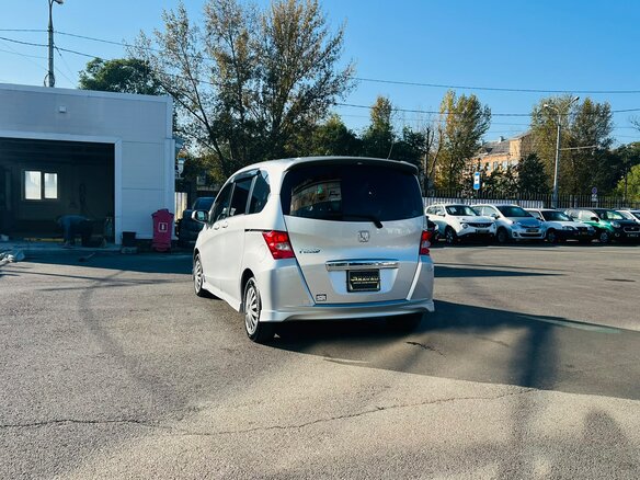 2008 Honda Freed I, серый, 999999 рублей - вид 8