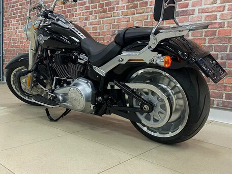 2018 Harley-Davidson Fat Boy, чёрный, 2200000 рублей, вид 4