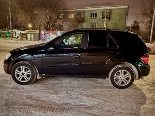2007 Mercedes-Benz M-Класс 320 II (W164), чёрный, 999999 рублей, вид 3
