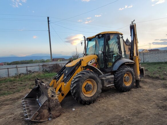 2014 JCB 3CX, жёлтый, 7000000 рублей