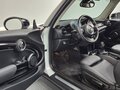 2022 Mini Hatch Cooper III (F55/F56) Рестайлинг 2, белый, 2051000 рублей - вид 6