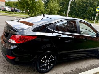 2014 Hyundai Solaris I, чёрный, 800000 рублей, вид 3