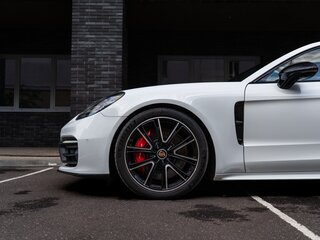 2020 Porsche Panamera 4S E-Hybrid II Рестайлинг, белый, 7100000 рублей, вид 3