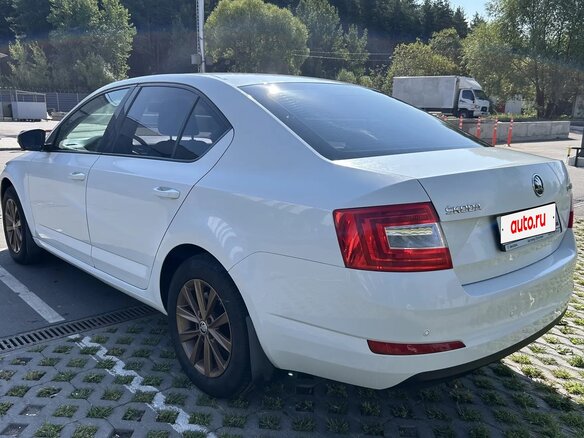 2016 Skoda Octavia III (A7), белый - вид 2