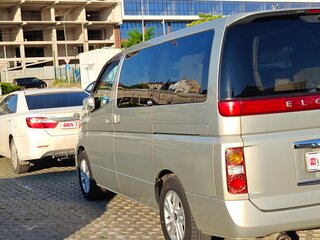 2006 Nissan Elgrand II (E51), серый, 980000 рублей, вид 5