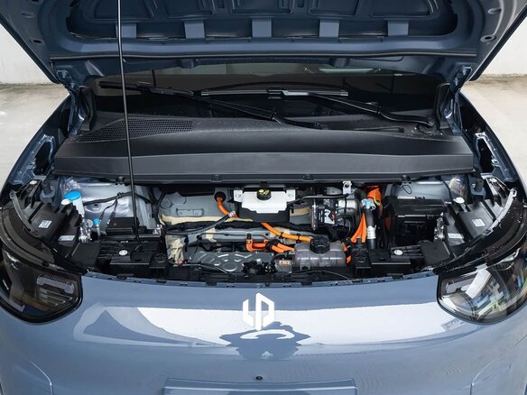 2026 Leapmotor A10 39.8 kWh, голубой, 1575055 рублей - вид 16