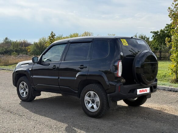 2023 Lada (ВАЗ) Niva Travel I, чёрный, 1200000 рублей - вид 4