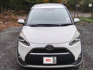 2017 Toyota Sienta II, белый, 1380000 рублей, вид 2