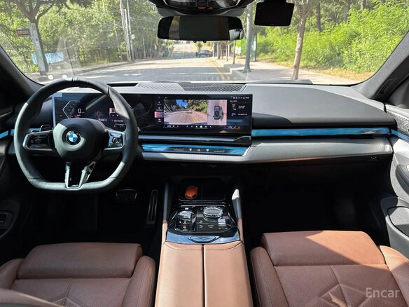 2026 BMW 5 серии 530i xDrive VIII (G60/G61/G68), серый, 8900000 рублей - вид 6