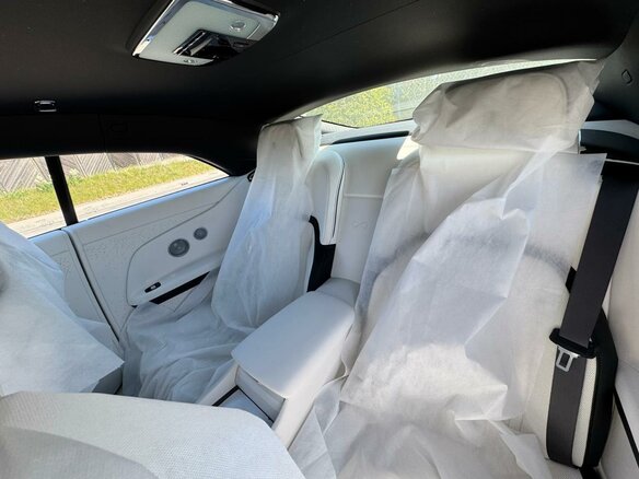 2026 Rolls-Royce Spectre Black Badge I (Series I), чёрный, 74000000 рублей - вид 11