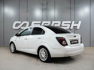2014 Chevrolet Aveo II, белый, 659000 рублей, вид 2
