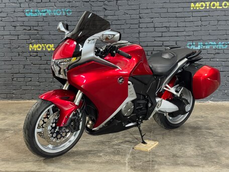 2011 Honda VFR 1200, красный, 875000 рублей, вид 1
