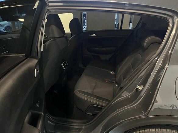 2021 Kia Sportage IV Рестайлинг, серый, 2540000 рублей - вид 24