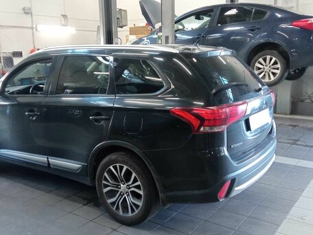 2016 Mitsubishi Outlander III Рестайлинг 2, чёрный, 1660000 рублей, вид 4