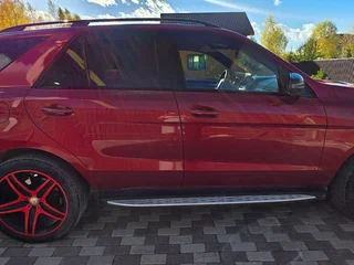 2016 Mercedes-Benz GLE 400 I (W166), красный, 3350000 рублей, вид 2