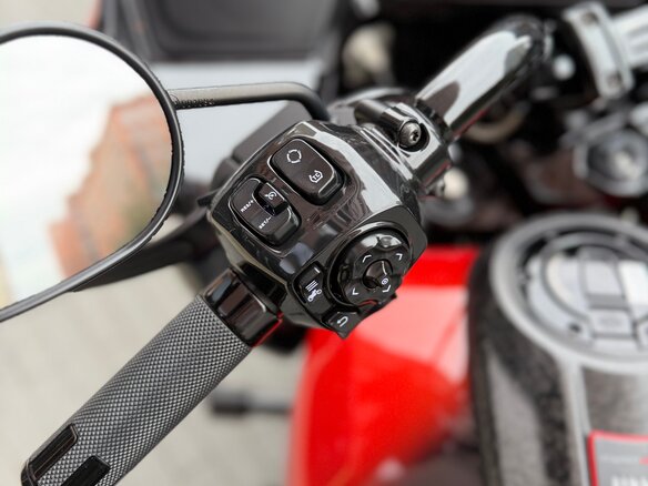 2026 Harley-Davidson CVO Road Glide ST, оранжевый, 6500000 рублей - вид 11