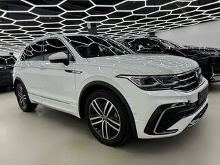 2021 Volkswagen Tiguan II Рестайлинг, белый, 4200000 рублей, вид 2