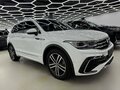 2021 Volkswagen Tiguan II Рестайлинг, белый, 4200000 рублей - вид 1