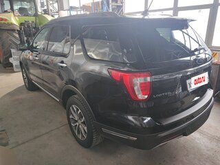 2018 Ford Explorer V Рестайлинг 2, чёрный, 2500000 рублей, вид 4