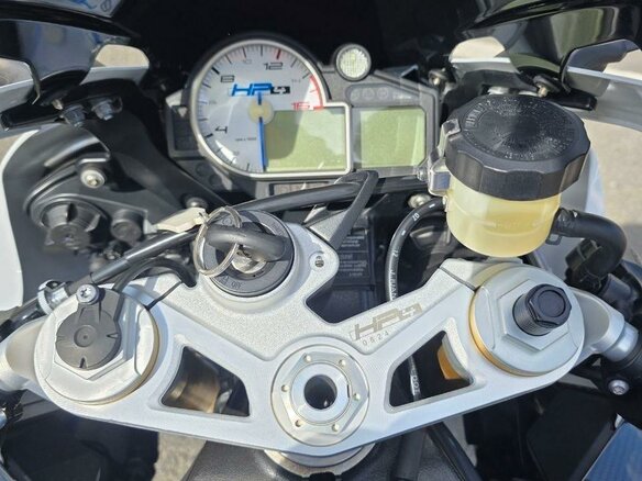 2012 BMW HP4, белый, 2000000 рублей - вид 23