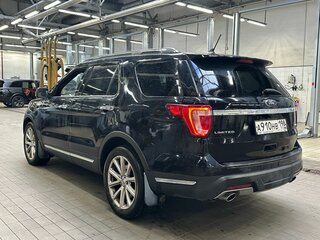 2018 Ford Explorer V Рестайлинг, чёрный, 2674000 рублей, вид 4