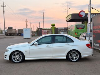 2011 Mercedes-Benz C-Класс 180 BlueEFFICIENCY III (W204) Рестайлинг, белый, 2000000 рублей, вид 4